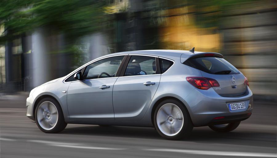  Opel Astra 5-Door 2009 года  (фото 38 из 170)